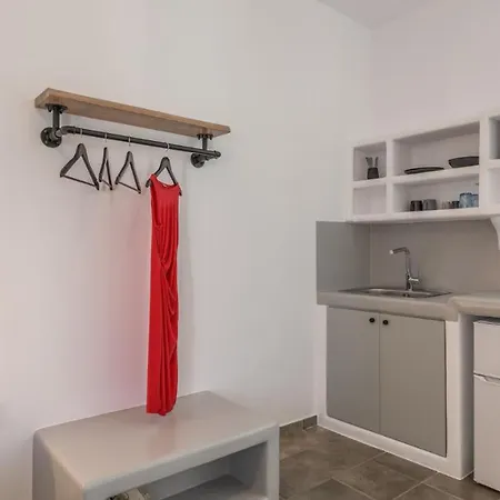 Michalis Studios Pollonia