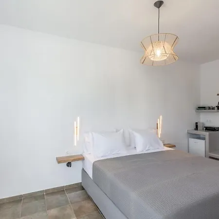 Michalis Studios Pollonia